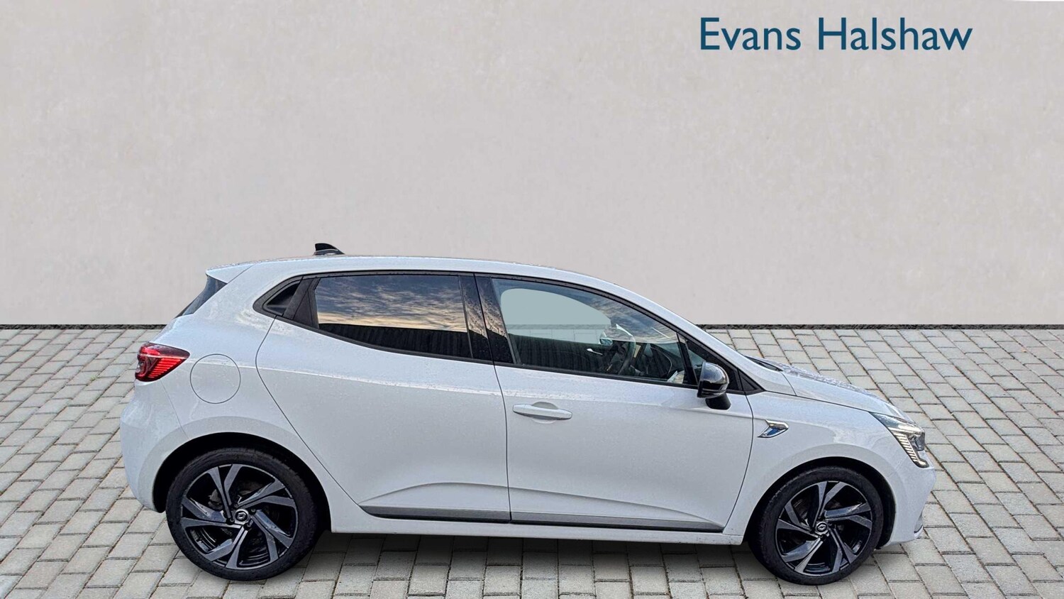 Used Renault Clio 2023 for sale - 76827680: Photo 8