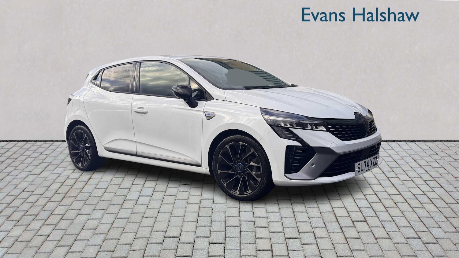 Used Renault Clio 2024 for sale - 76540776: Photo 1