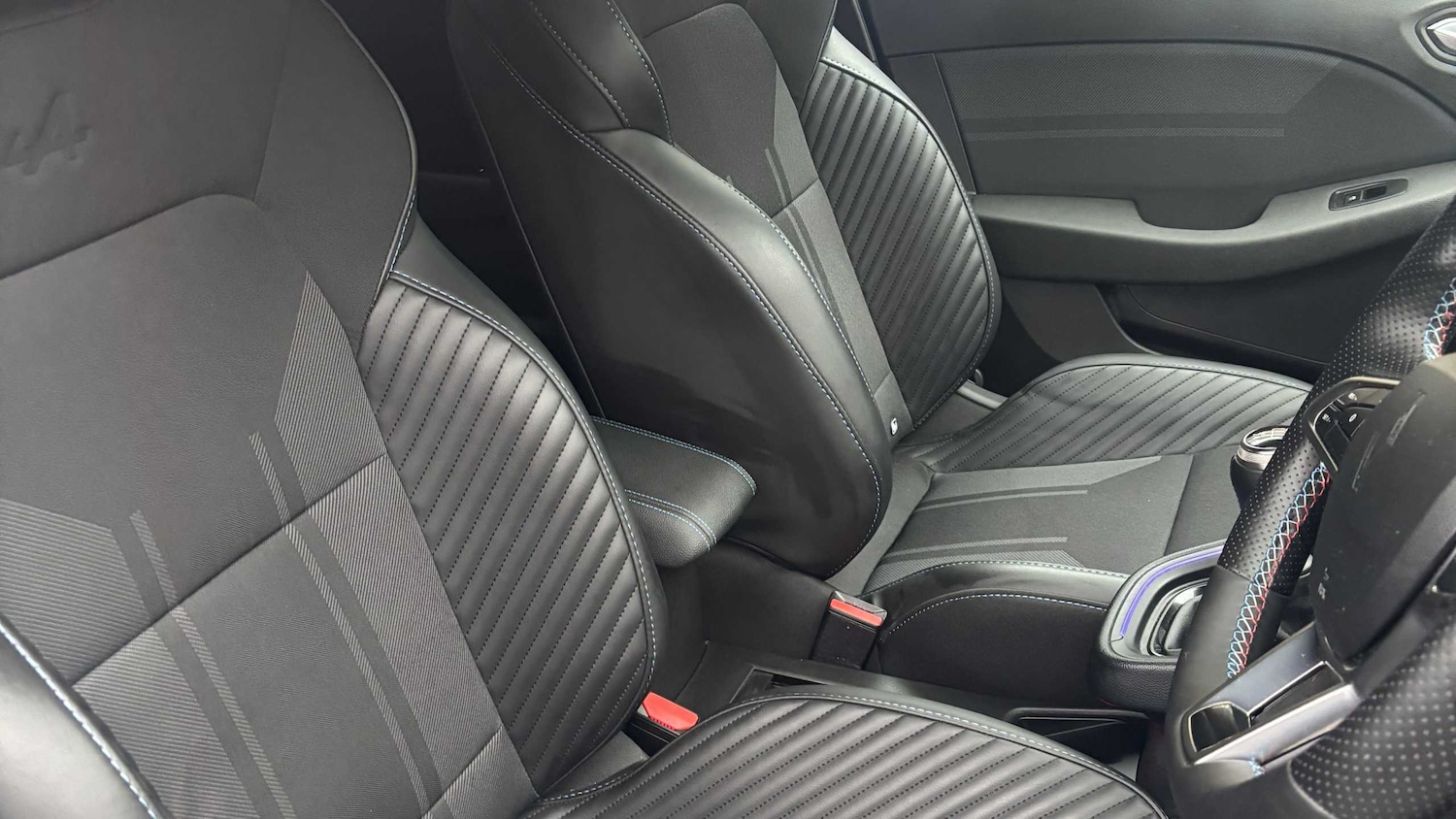 Used Renault Clio 2024 for sale - 76540776: Photo 10