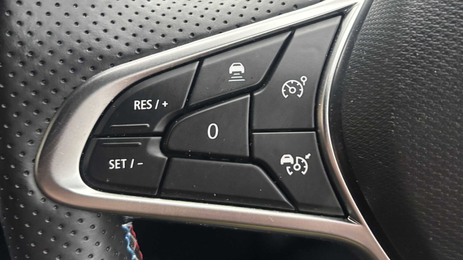 Used Renault Clio 2024 for sale - 76540776: Photo 14