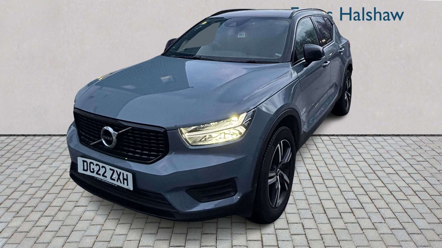 Used Volvo XC40 for sale - 77913808: Photo 2