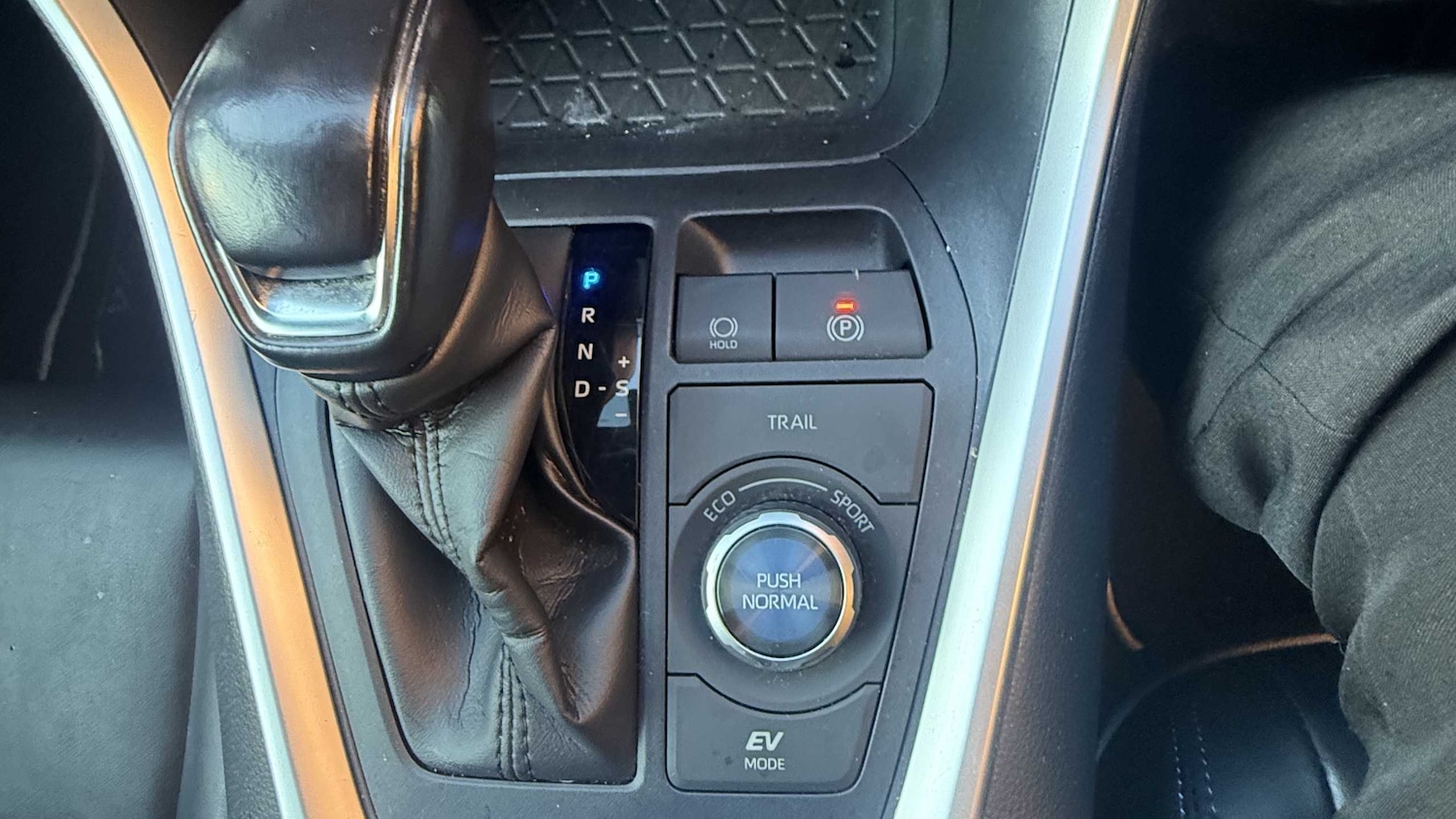 Used Toyota RAV4 2020 for sale - 76230458: Photo 16