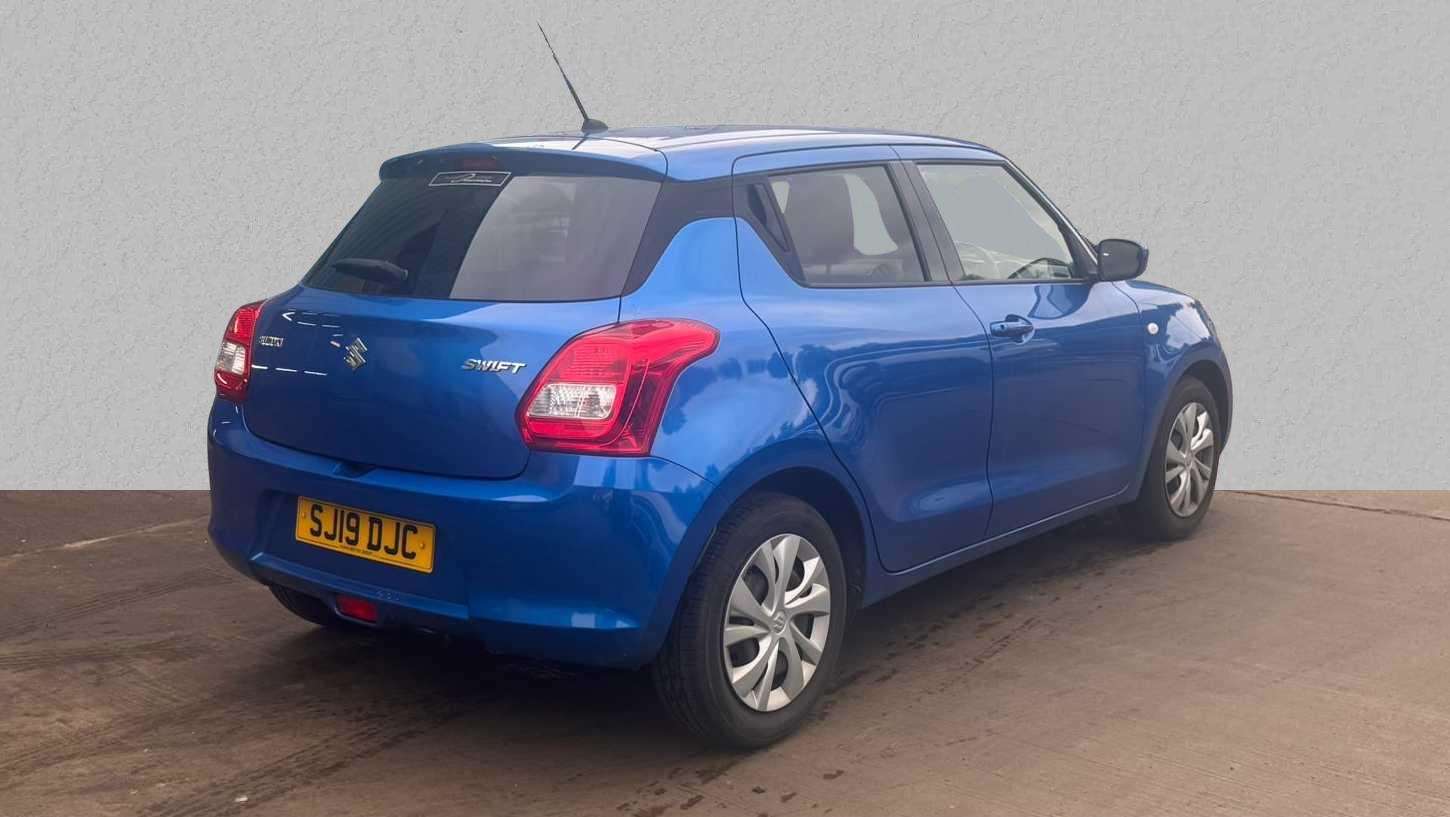 Used Suzuki Swift 2019 for sale - 76125917: Photo 4