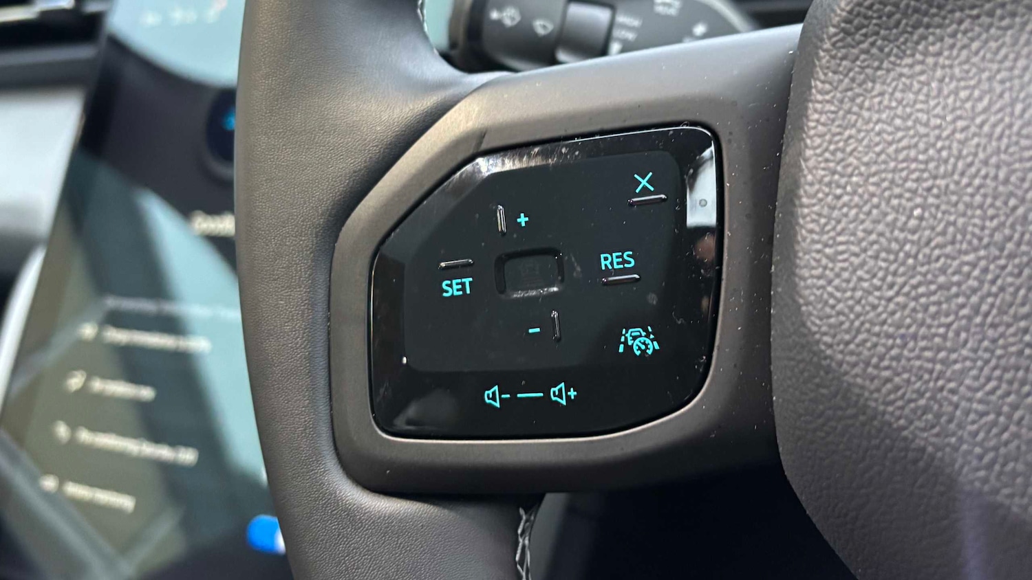 Used Ford Explorer 2025 for sale - 76978703: Photo 14