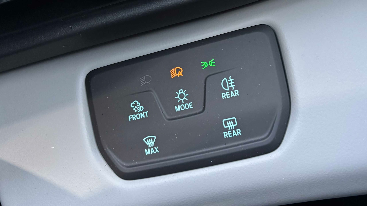 Used Ford Explorer 2025 for sale - 76978703: Photo 16