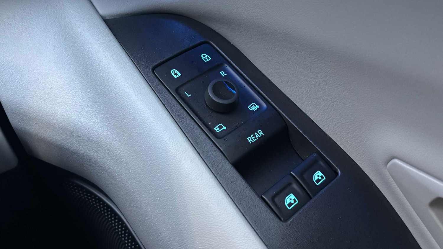 Used Ford Explorer 2025 for sale - 76978703: Photo 17