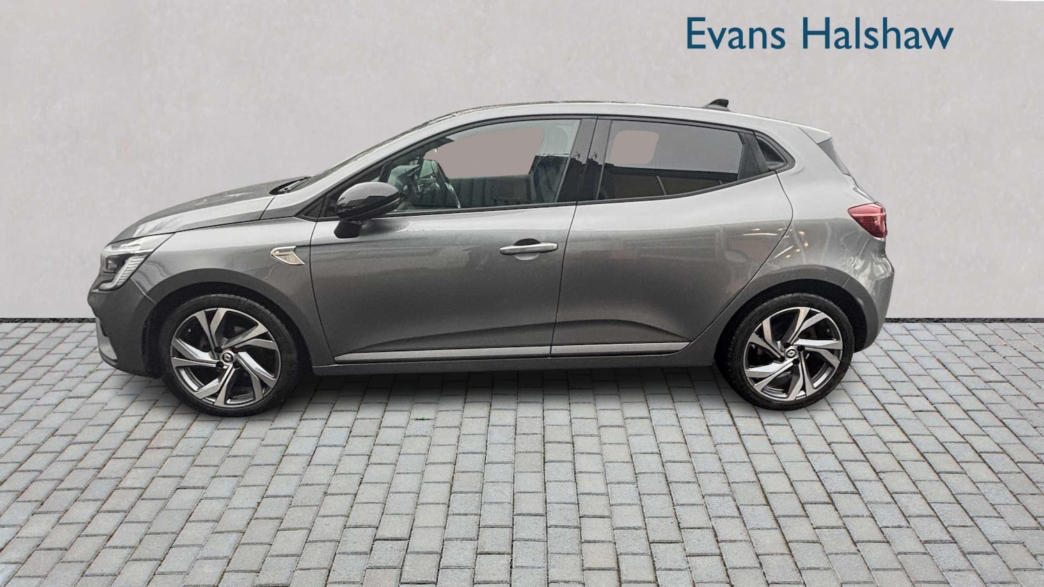 Used Renault Clio 2023 for sale - 76435811: Photo 4