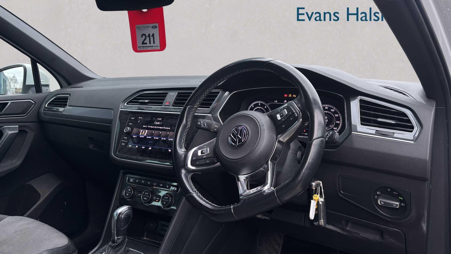 Used Volkswagen Tiguan 2017 for sale - 77333799: Photo 5