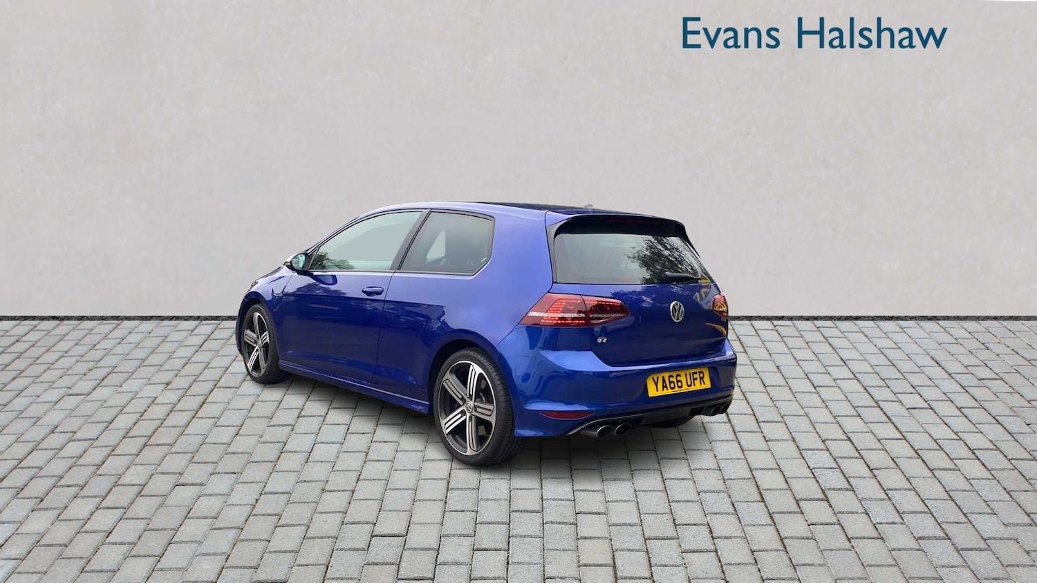 Used Volkswagen Golf 2017 for sale - 76286236: Photo 2