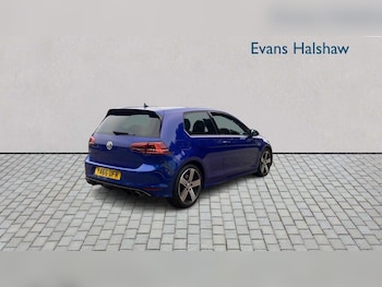 Used Volkswagen Golf 2017 for sale - 76286236: Photo