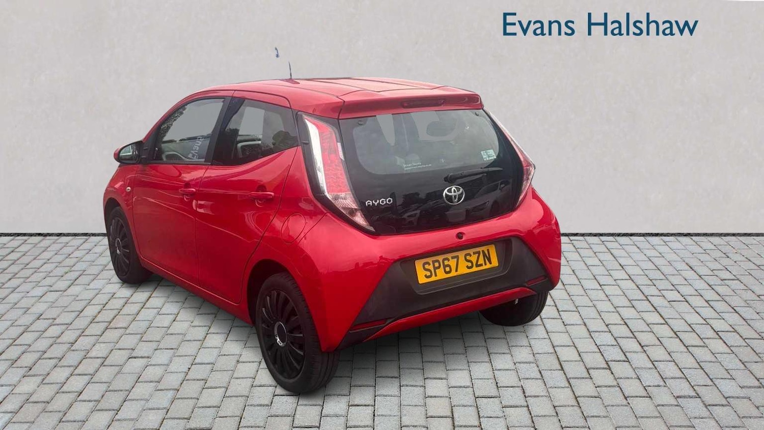 Used Toyota AYGO 2017 for sale - 76329214: Photo 2