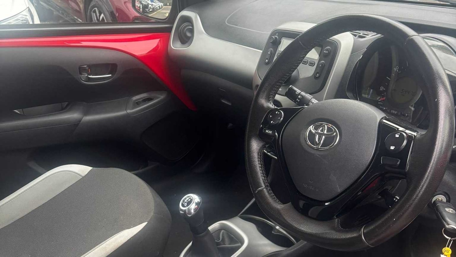 Used Toyota AYGO 2017 for sale - 76329214: Photo 5