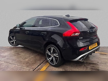 2019 - T2 [122] R DESIGN Edition 5dr
