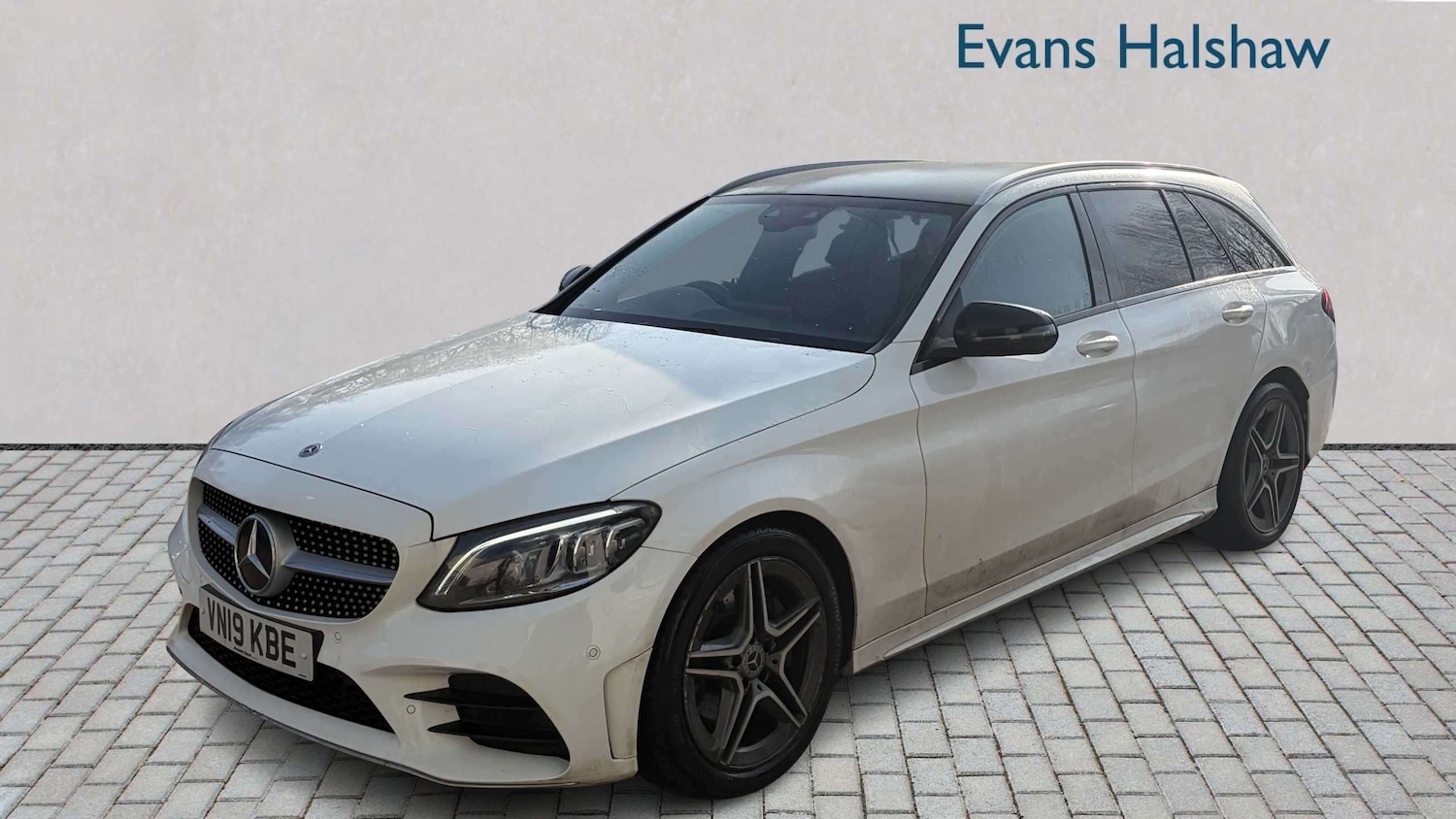 Used Mercedes-Benz C Class 2019 for sale - 77972957: Photo 2
