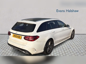 Used Mercedes-Benz C Class 2019 for sale - 77972957: Photo