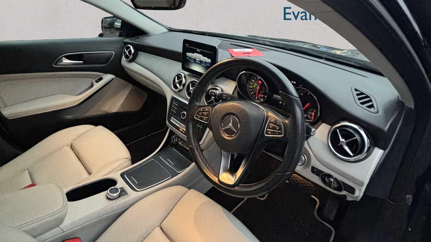 Used Mercedes-Benz GLA 2018 for sale - 77308398: Photo 5