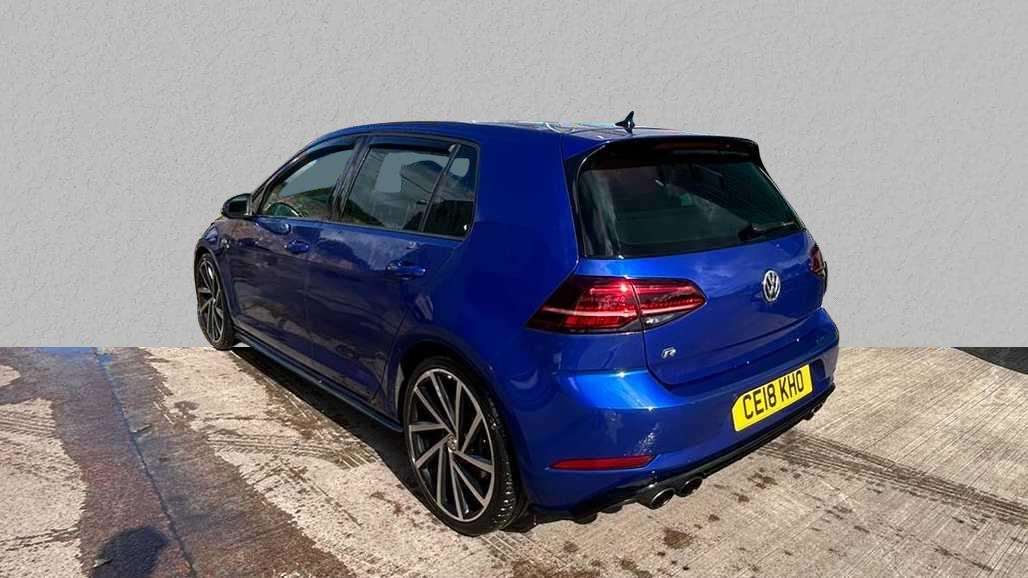 Used Volkswagen Golf 2018 for sale - 75981435: Photo 2
