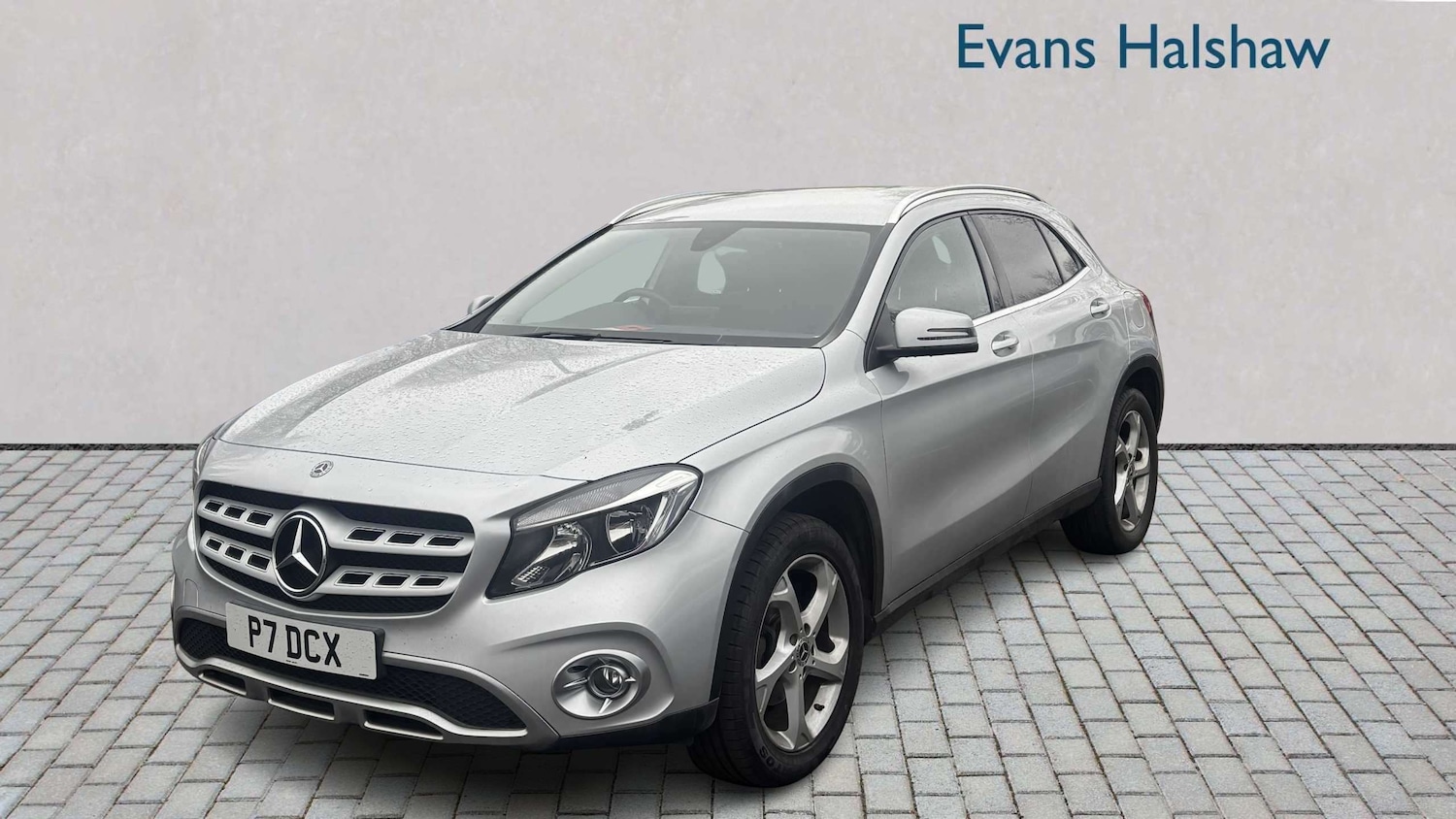 Used Mercedes-Benz GLA 2018 for sale - 77772394: Photo 2