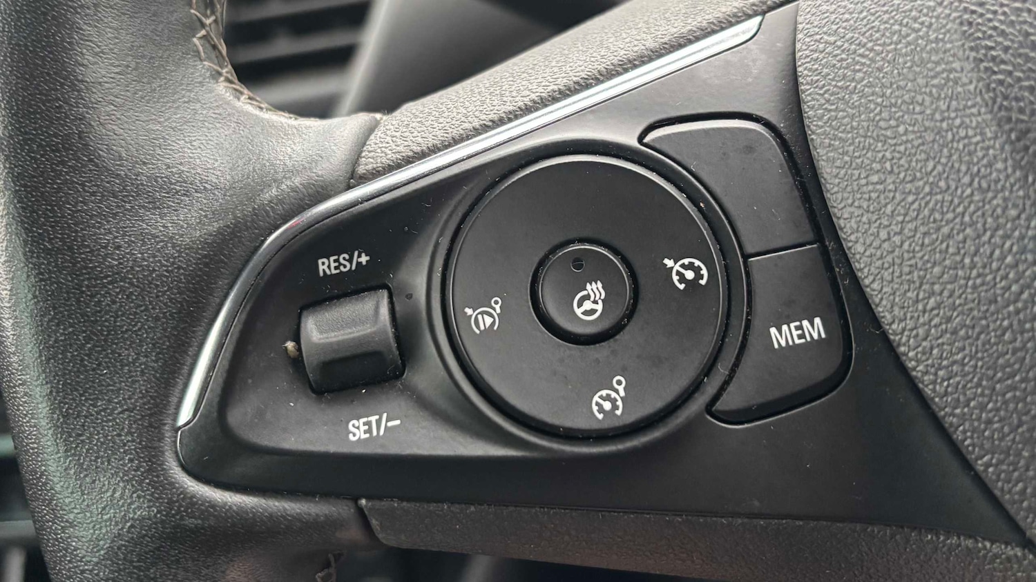 Used Vauxhall Crossland 2022 for sale - 77429086: Photo 9