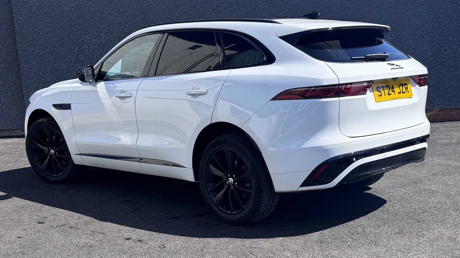 Used Jaguar F-Pace 2024 for sale - 76063495: Photo 4