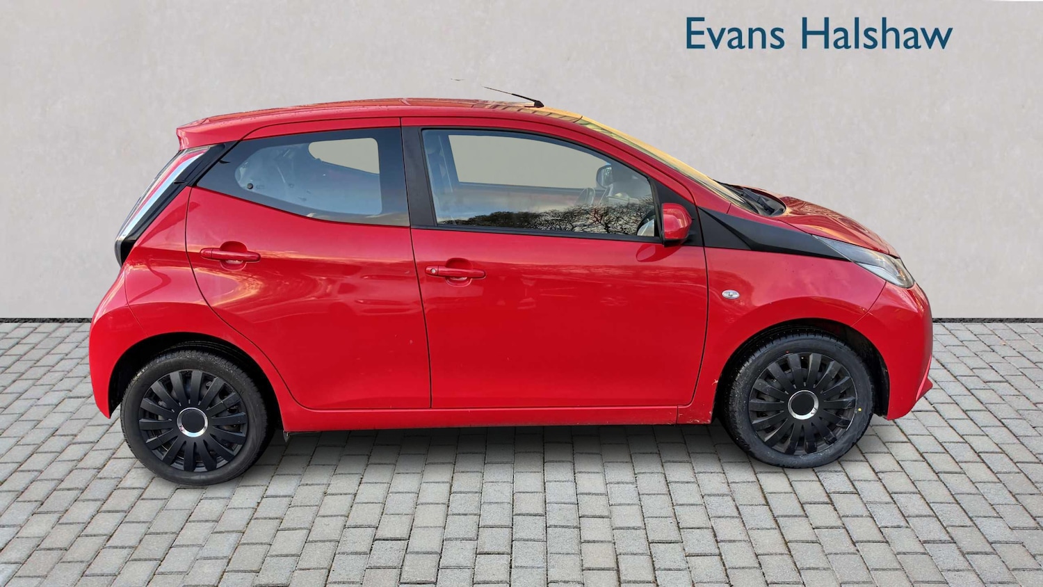 Used Toyota AYGO 2017 for sale - 76692077: Photo 4