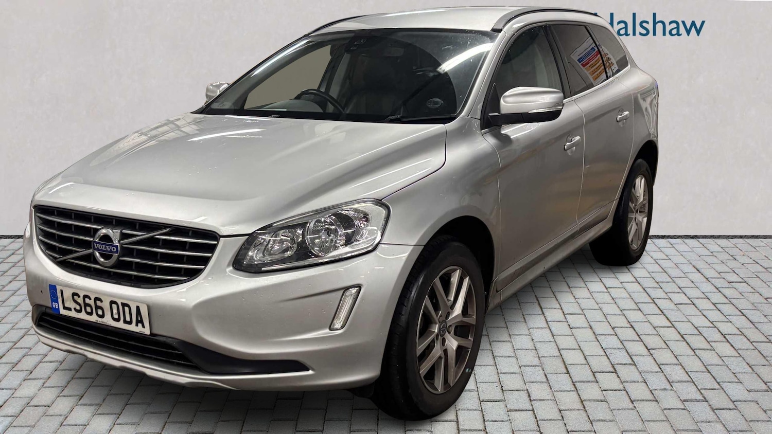 Used Volvo XC60 2016 for sale - 76978880: Photo 2