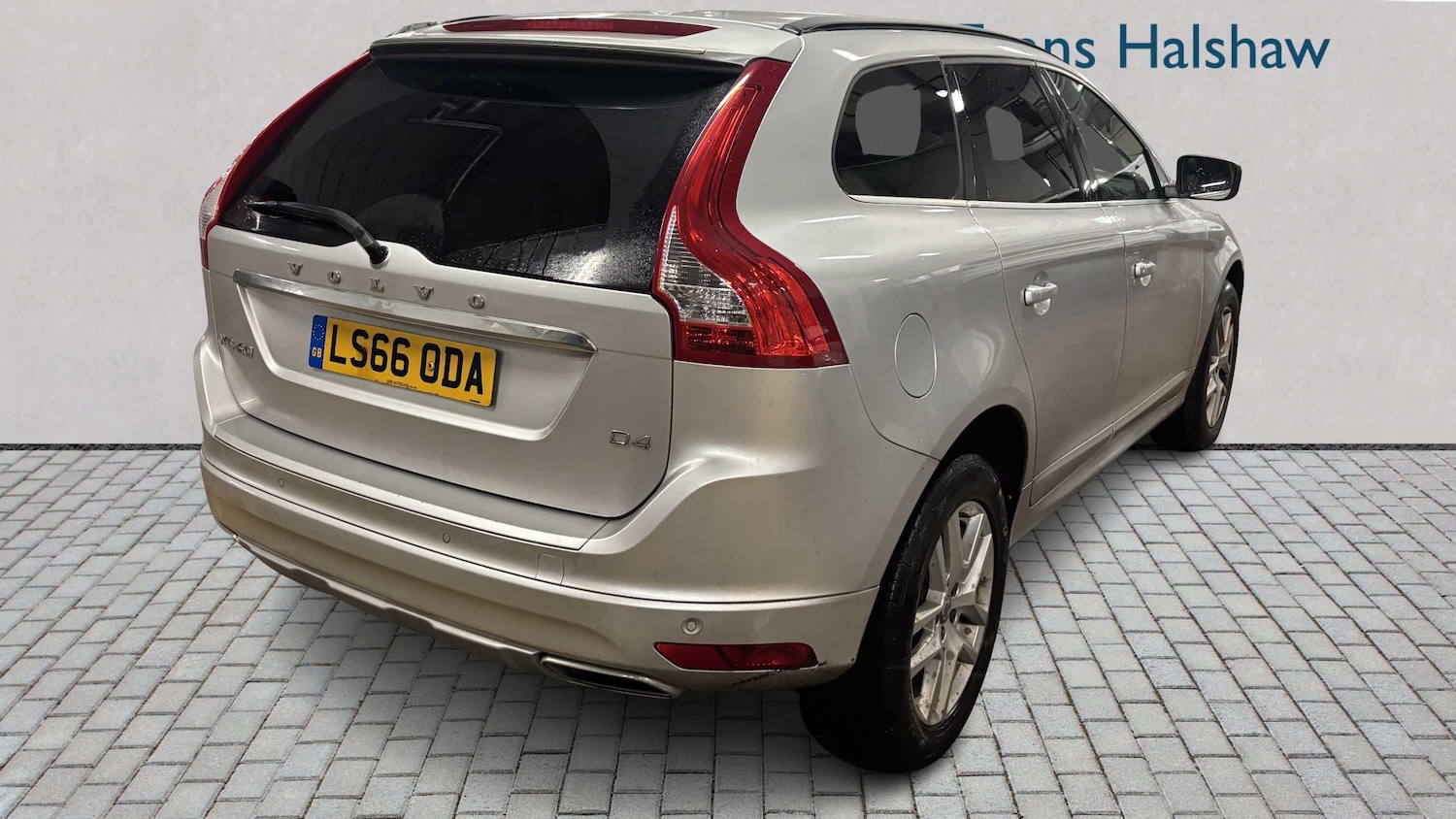 Used Volvo XC60 2016 for sale - 76978880: Photo 4