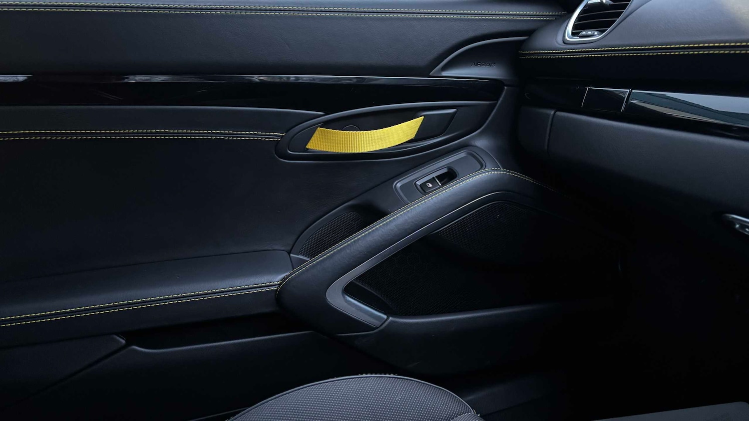 Used Porsche Cayman 2019 for sale - 77257170: Photo 17