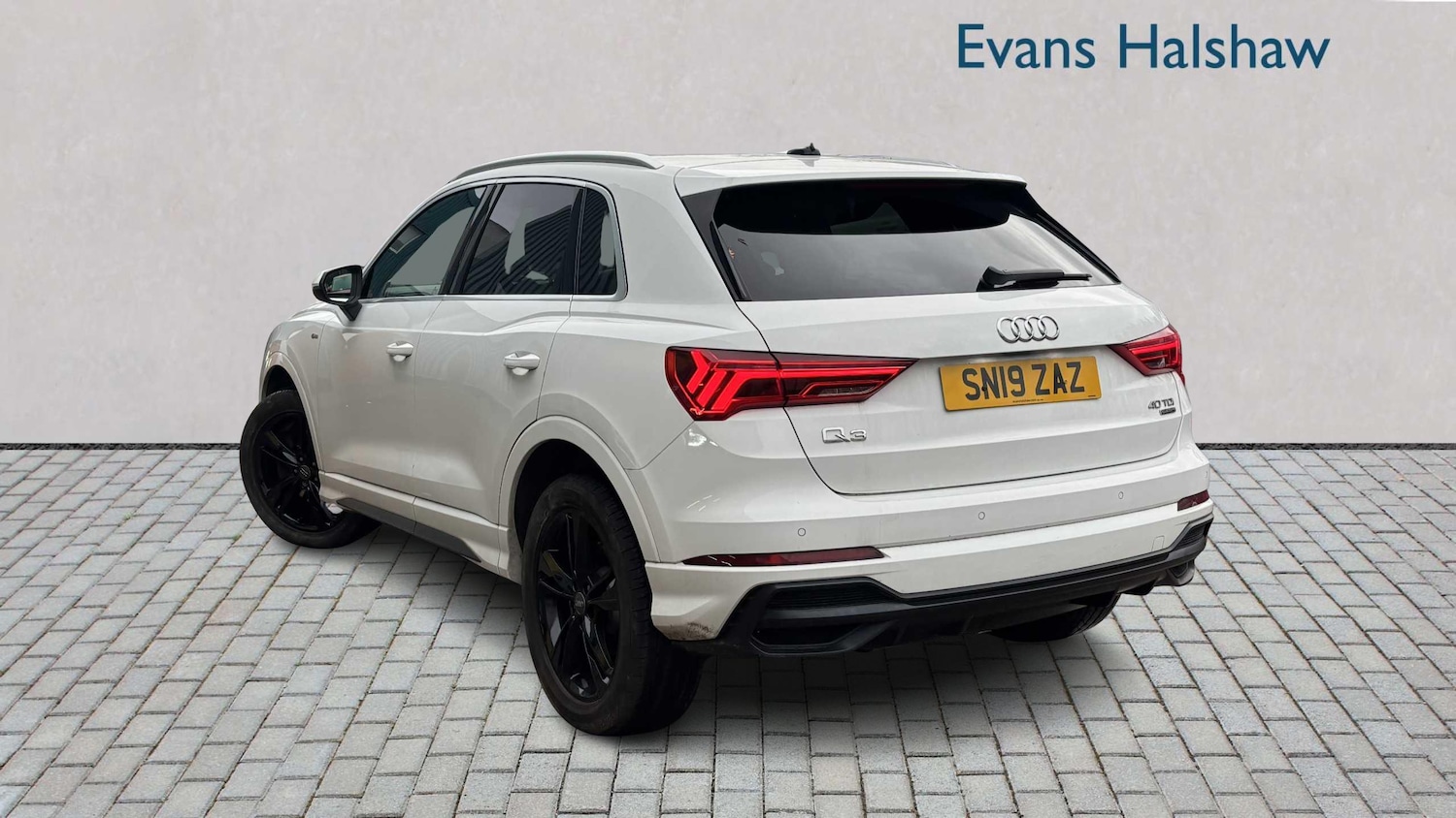 Used Audi Q3 2019 for sale - 76827633: Photo 2