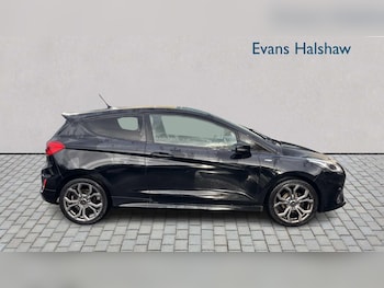 Used Ford Fiesta 2018 for sale - 76421180: Photo