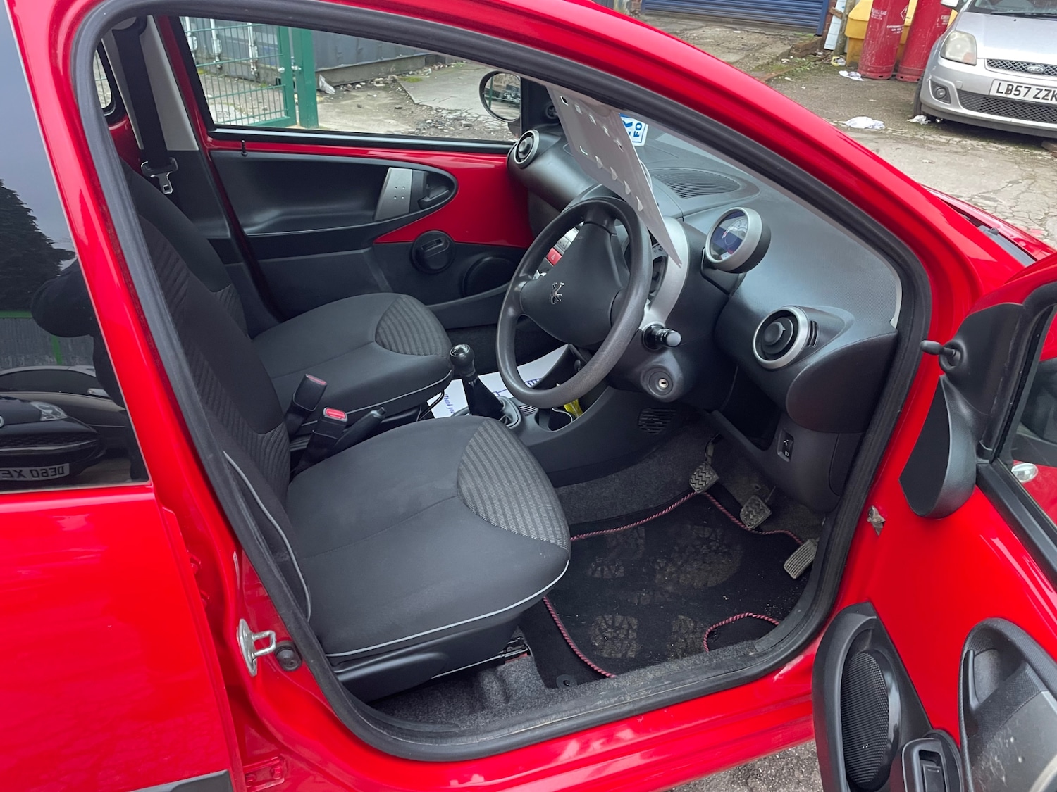 Used Peugeot 107 2014 for sale - 77371765: Photo 11