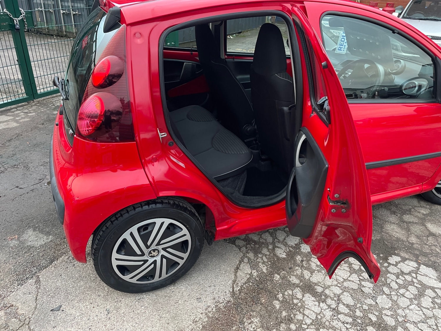 Used Peugeot 107 2014 for sale - 77371765: Photo 12