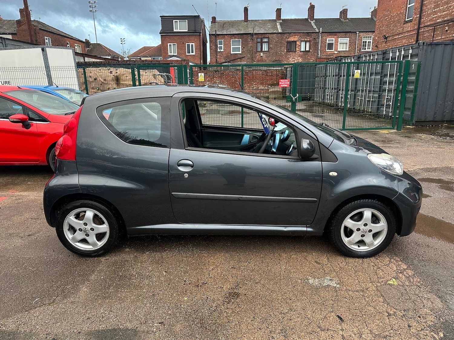 Used Peugeot 107 2011 for sale - 76886076: Photo 10