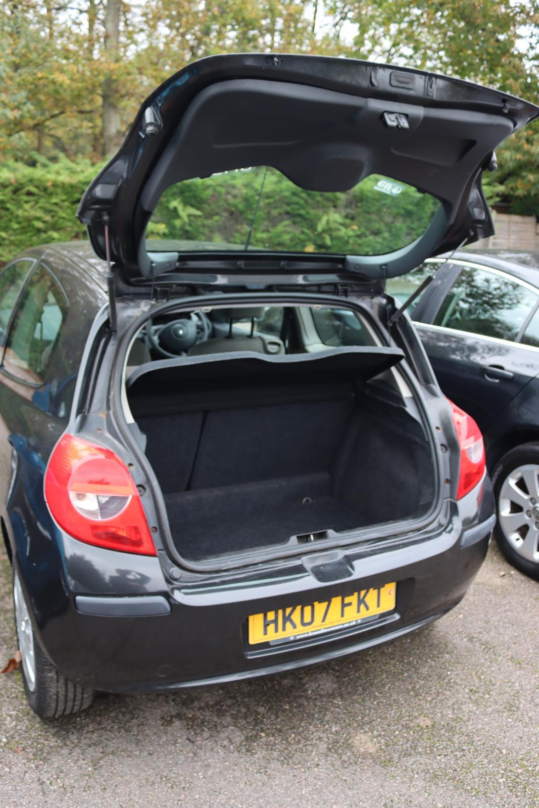 Used Renault Clio 2007 for sale - 76948747: Photo 6