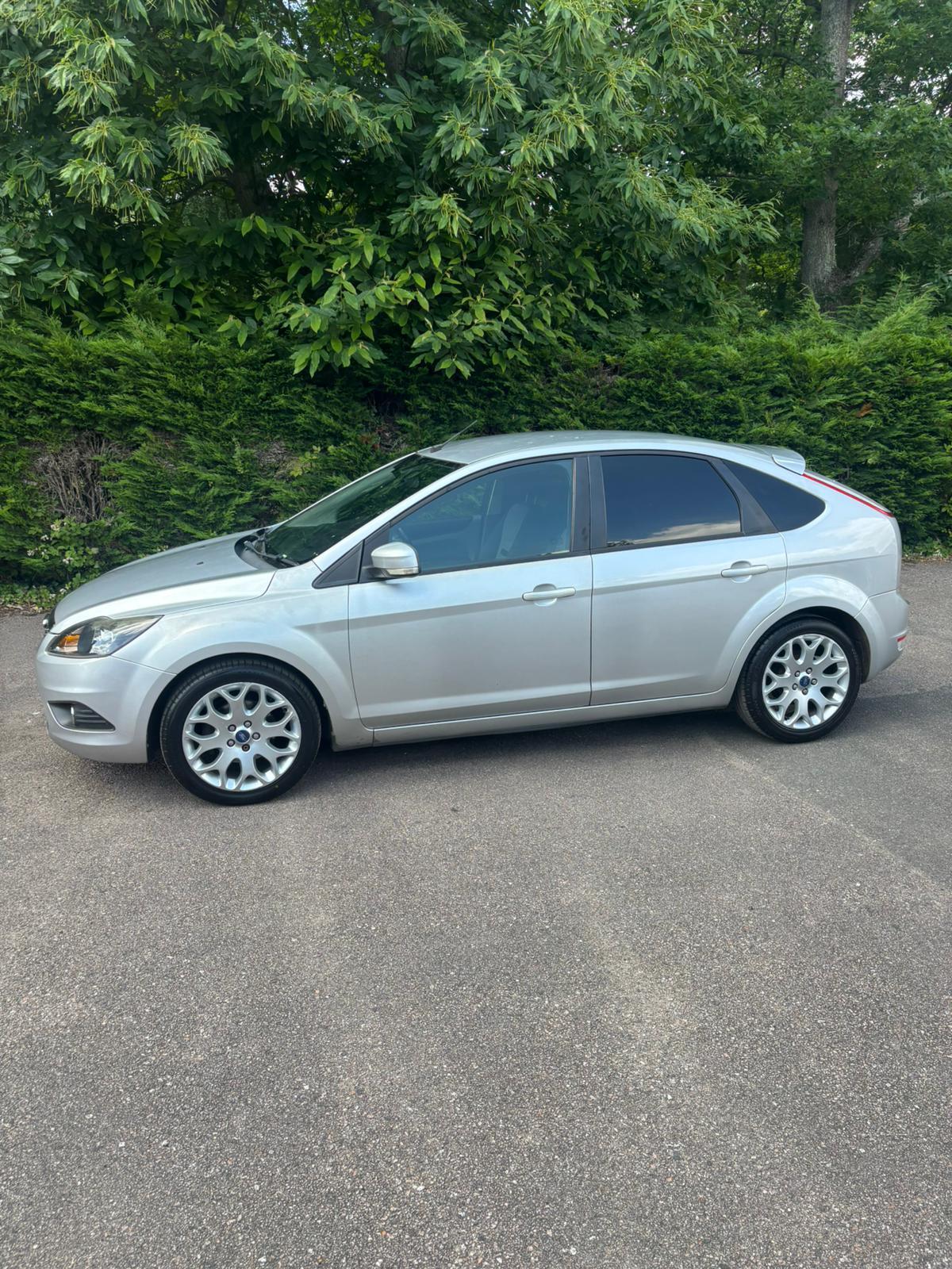 Used Ford Focus 2011 for sale - 76948755: Photo 2