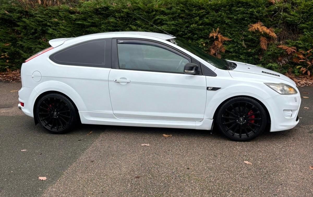 Used Ford Focus 2010 for sale - 76948762: Photo 2