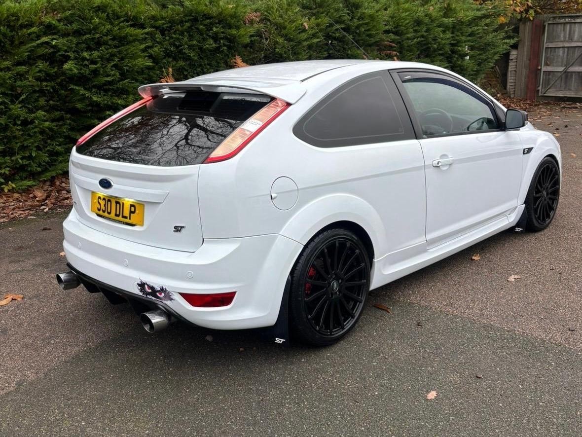 Used Ford Focus 2010 for sale - 76948762: Photo 3