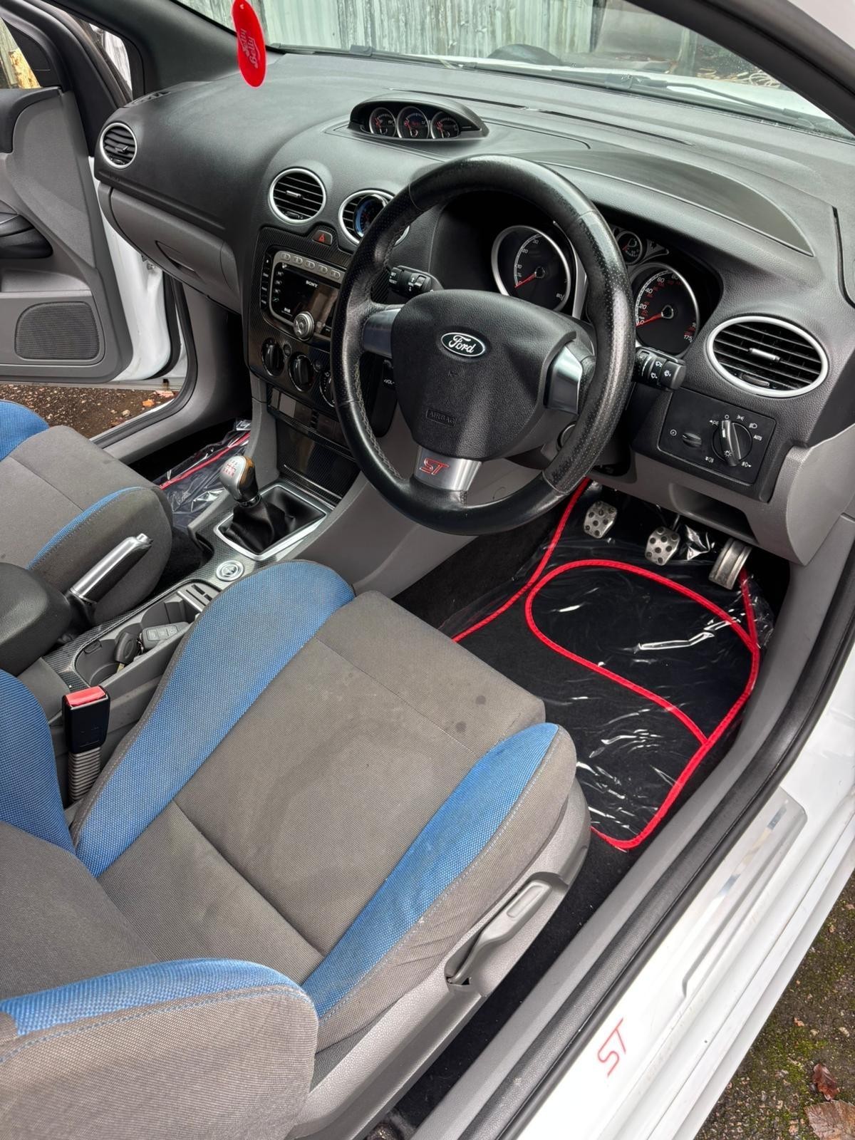 Used Ford Focus 2010 for sale - 76948762: Photo 8