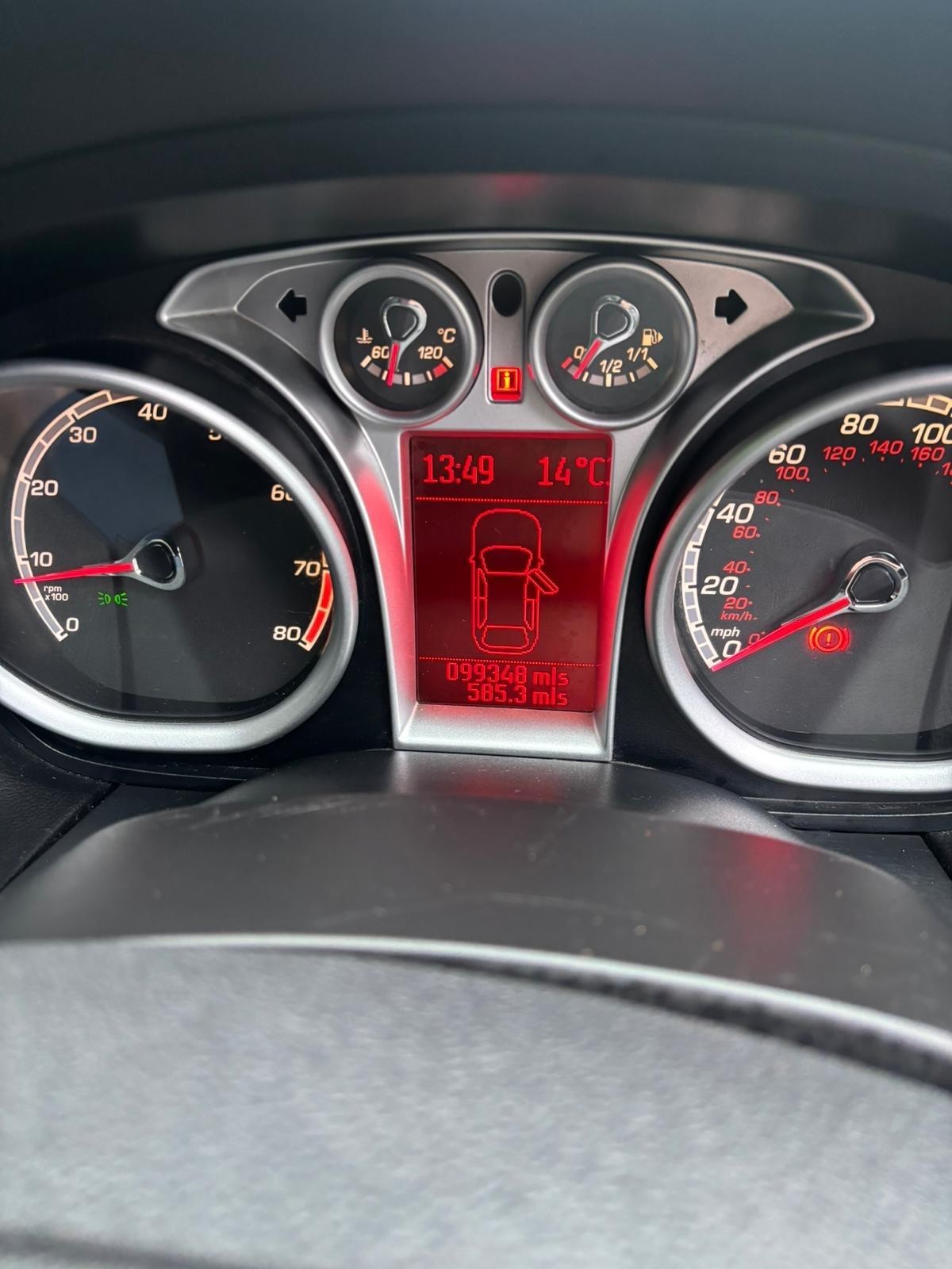 Used Ford Focus 2010 for sale - 76948762: Photo 9