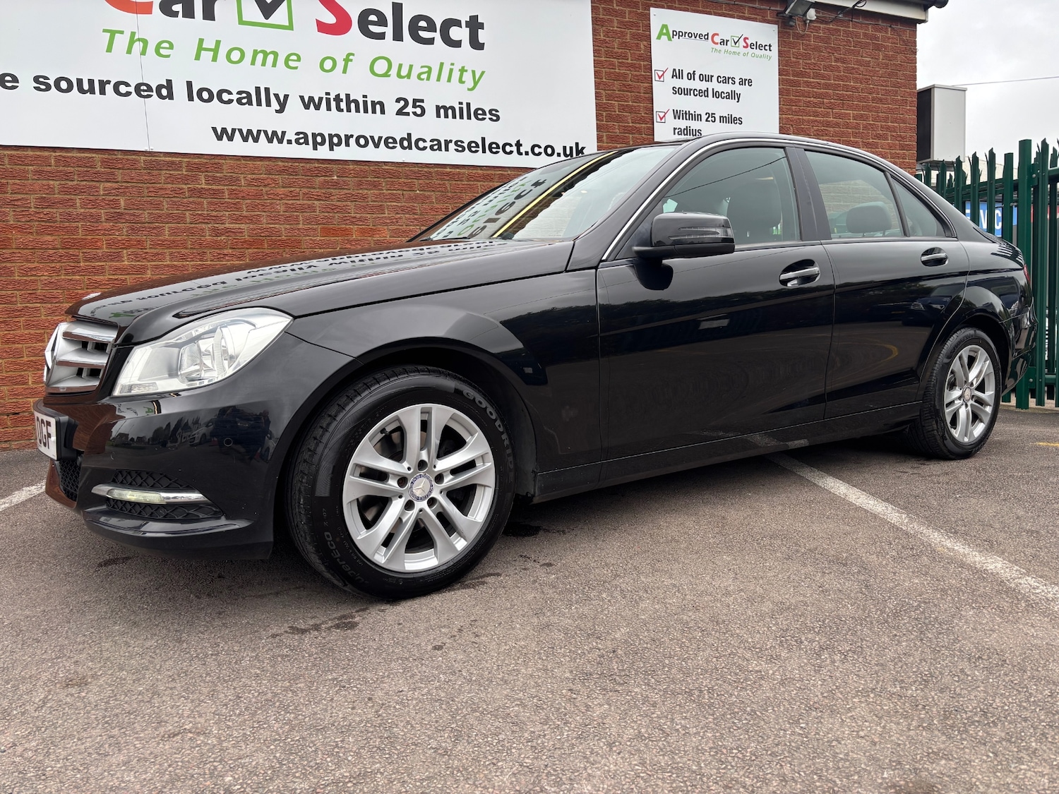 Used Mercedes-Benz C Class 2014 for sale - 77998755: Photo 13