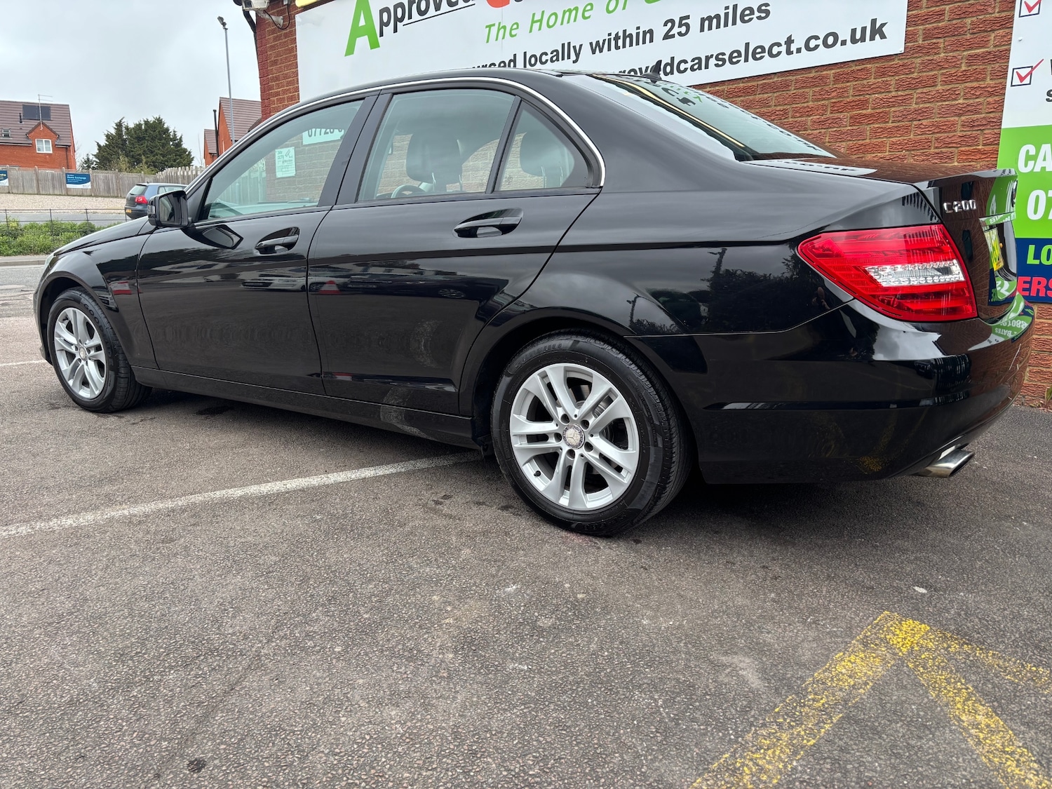 Used Mercedes-Benz C Class 2014 for sale - 77998755: Photo 2