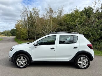 Used Dacia Sandero Stepway 2014 for sale - 79808982: Photo