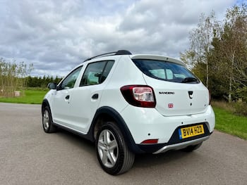 Used Dacia Sandero Stepway 2014 for sale - 79808982: Photo