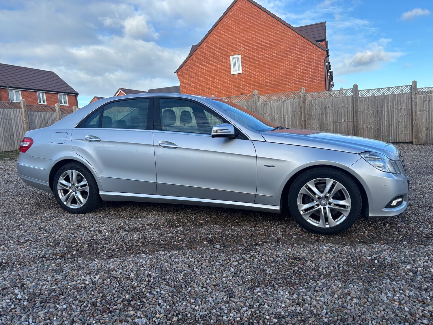 Used Mercedes-Benz E Class 2009 for sale - 76616675: Photo 1