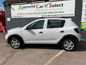 Used Dacia Sandero Stepway 2014 for sale - 79448678: Photo