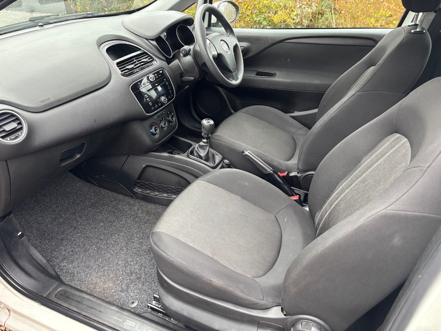 Used Fiat Punto 2015 for sale - 77113358: Photo 11