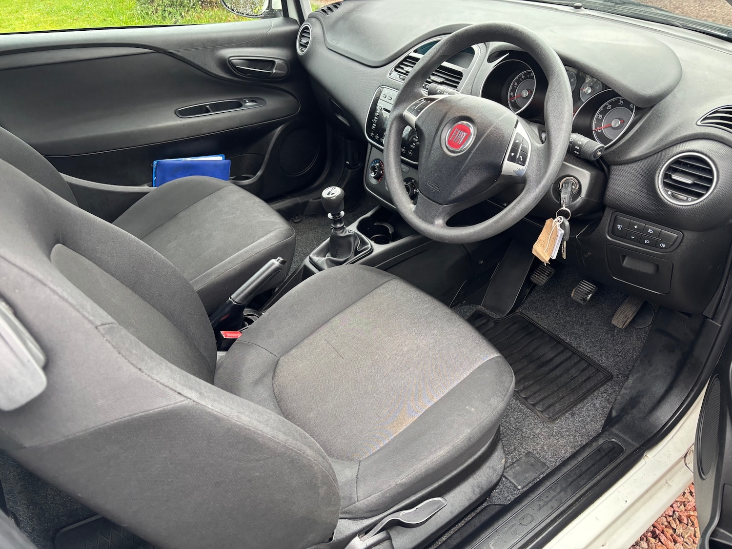 Used Fiat Punto 2015 for sale - 77113358: Photo 13