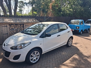 Used Mazda Mazda2 2013 for sale - 79140637: Photo