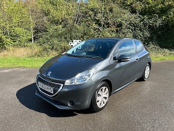 Used Peugeot 208 2013 for sale - 75999291: Photo