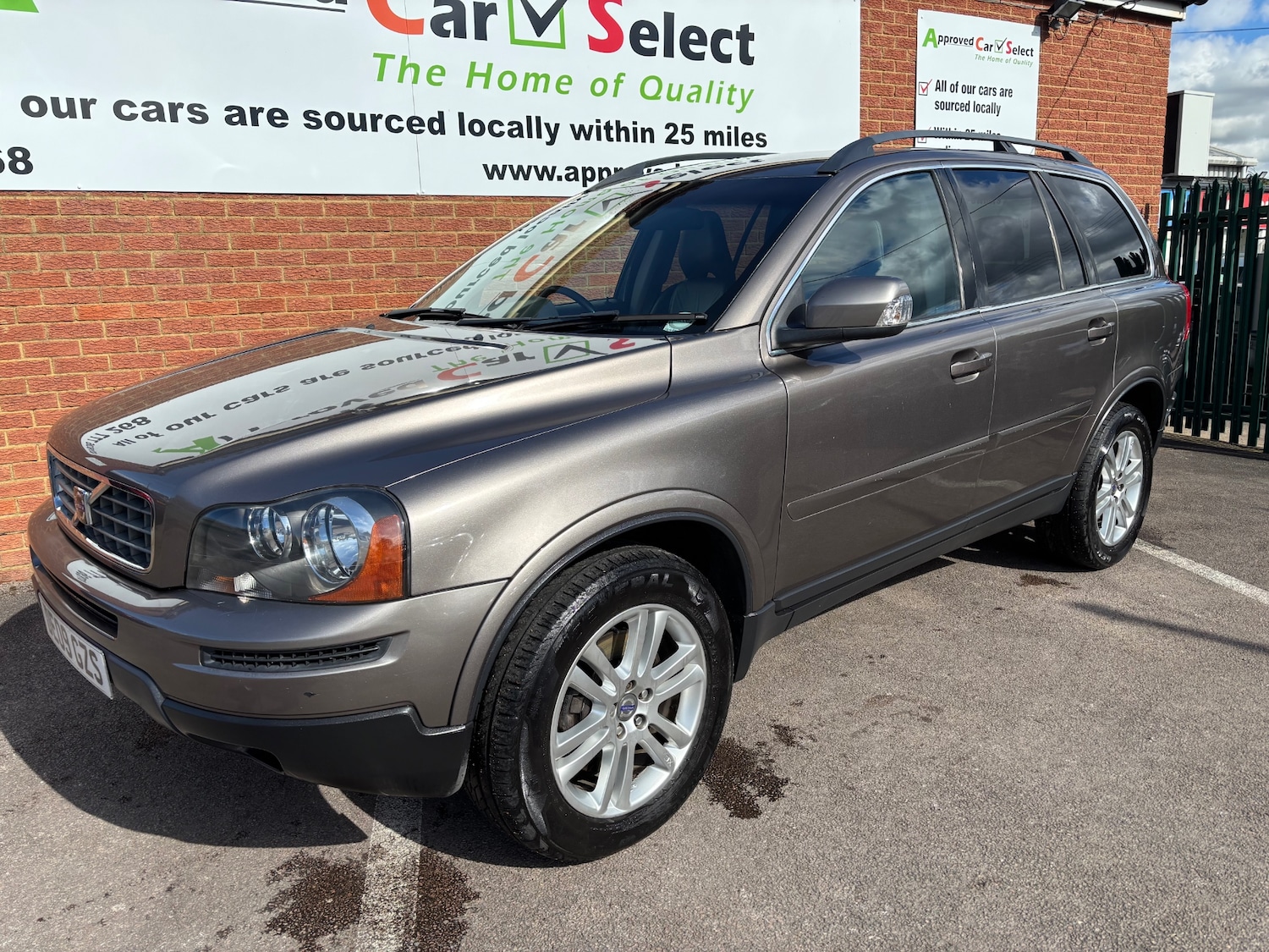 Used Volvo XC90 2009 for sale - 77821588: Photo 2